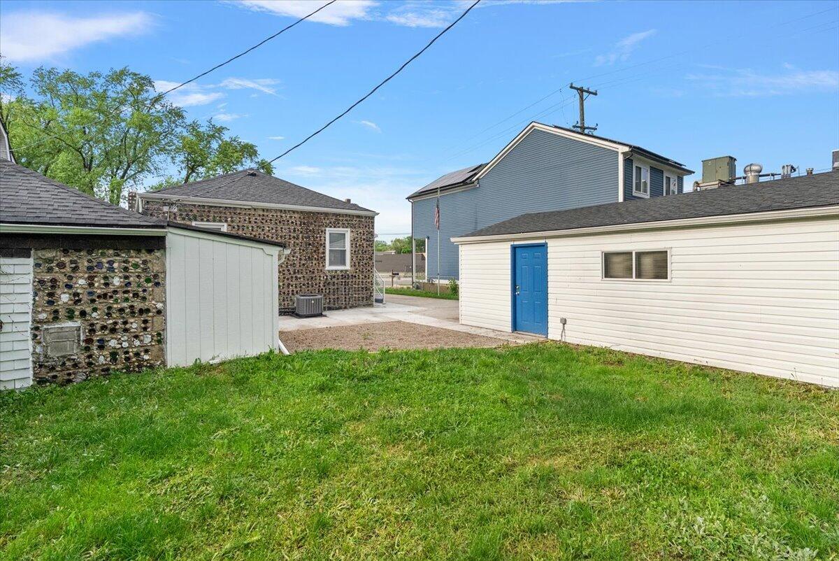 39 W Elza Avenue