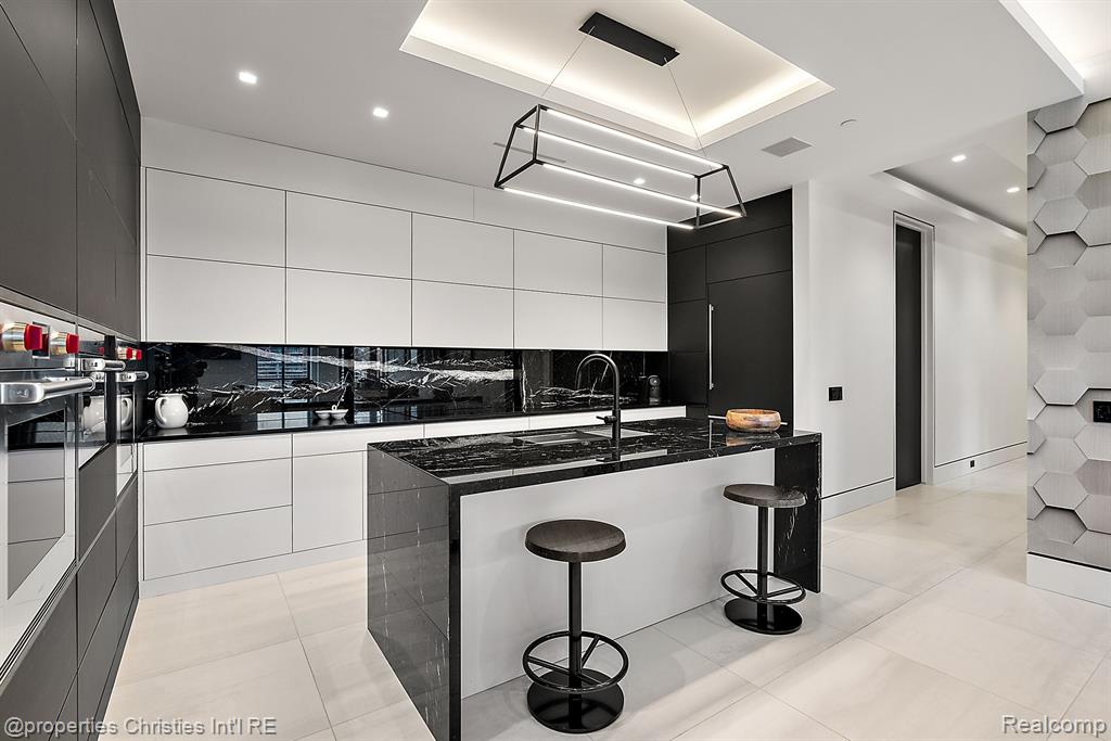 34901 Woodward Avenue Suite 500 Unit: Suite #500