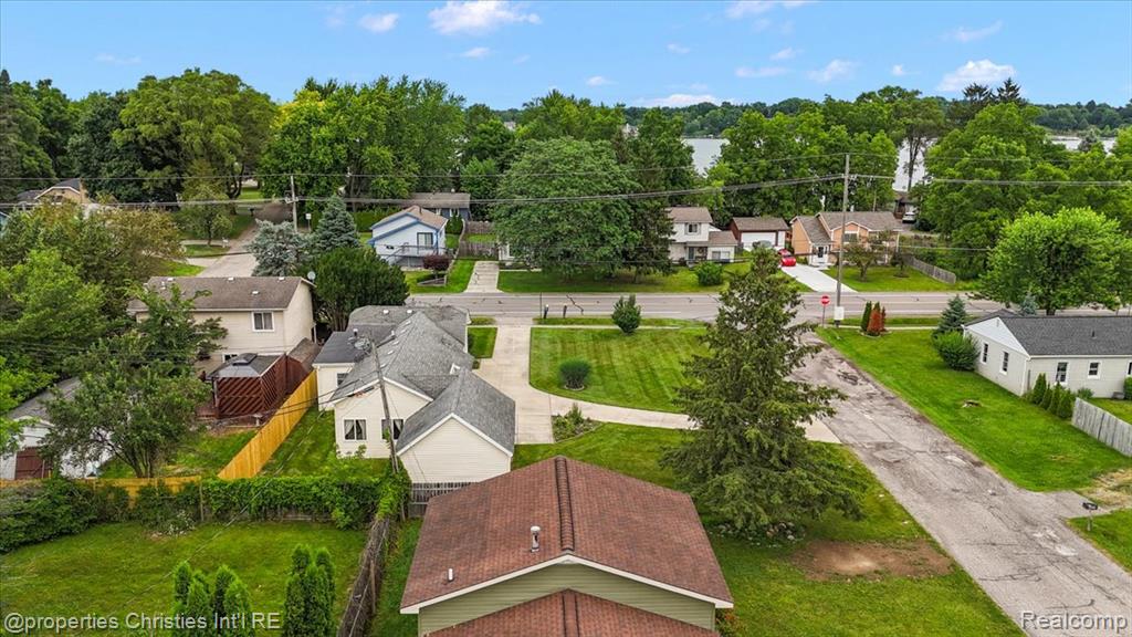 4681 Cass Elizabeth Road