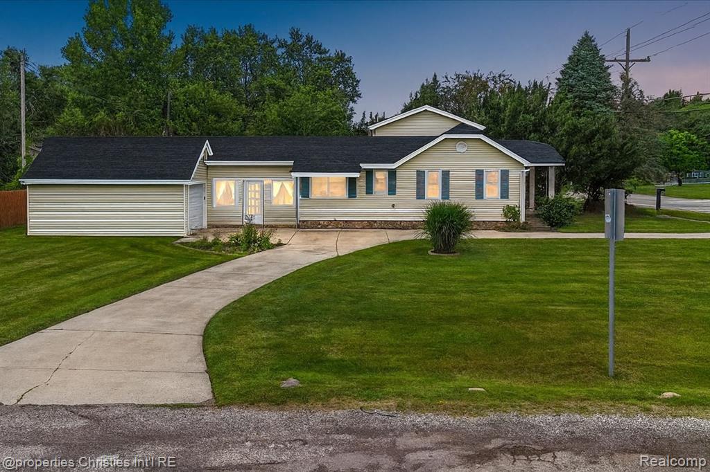 4681 Cass Elizabeth Road