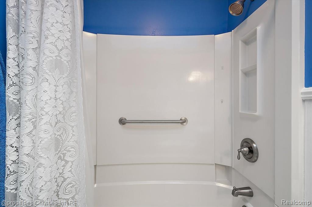 4681 Cass Elizabeth Road