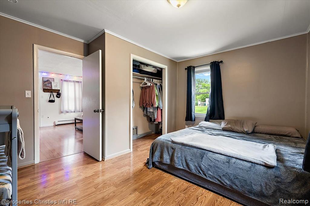 87 N Roslyn Road