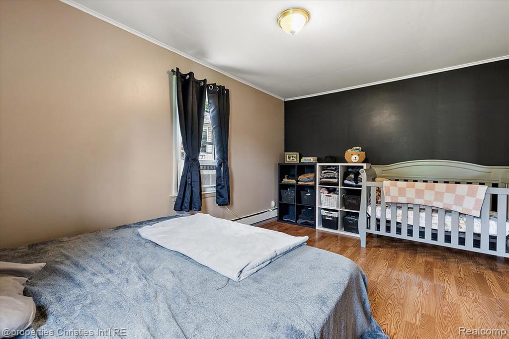 87 N Roslyn Road
