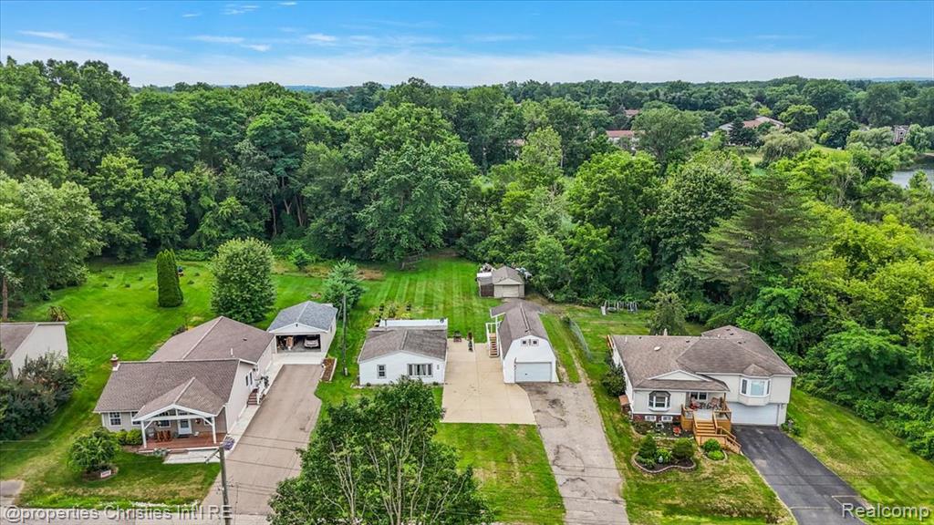 87 N Roslyn Road