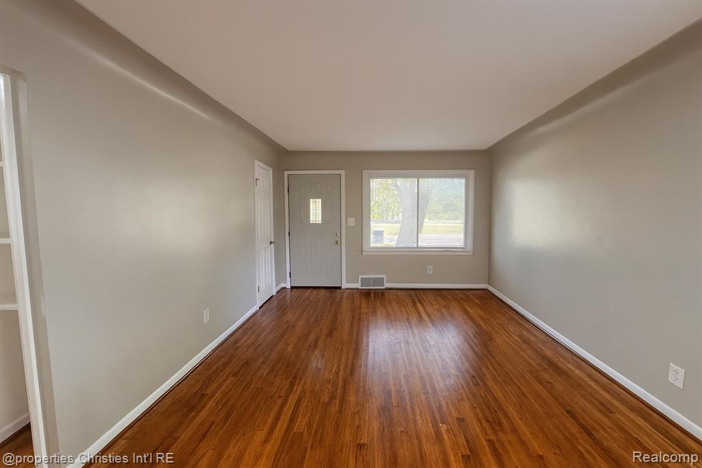 200 W Chicago Avenue