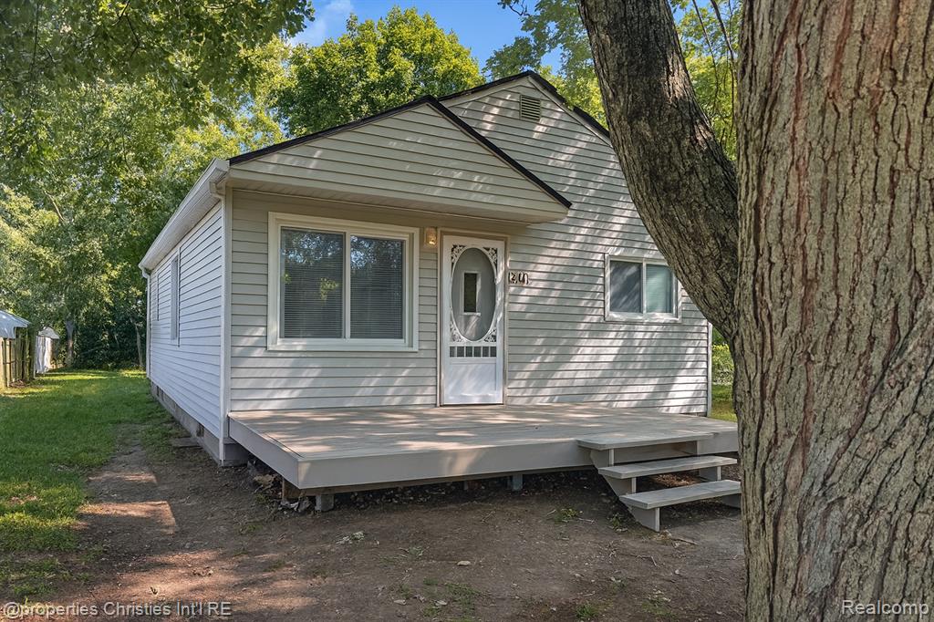 200 W Chicago Avenue