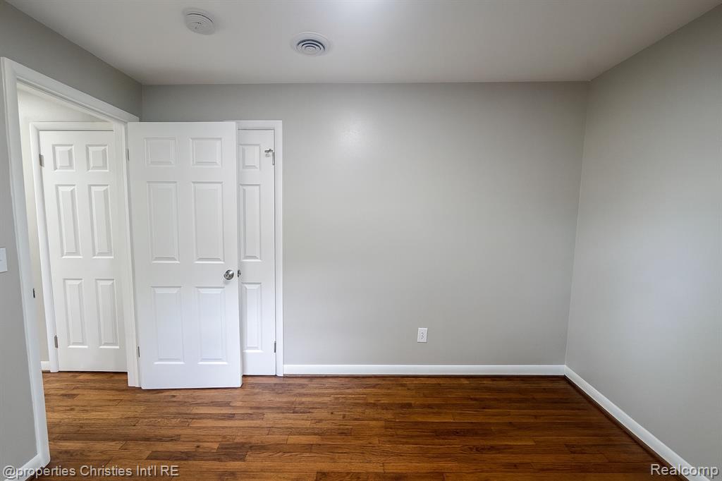 200 W Chicago Avenue