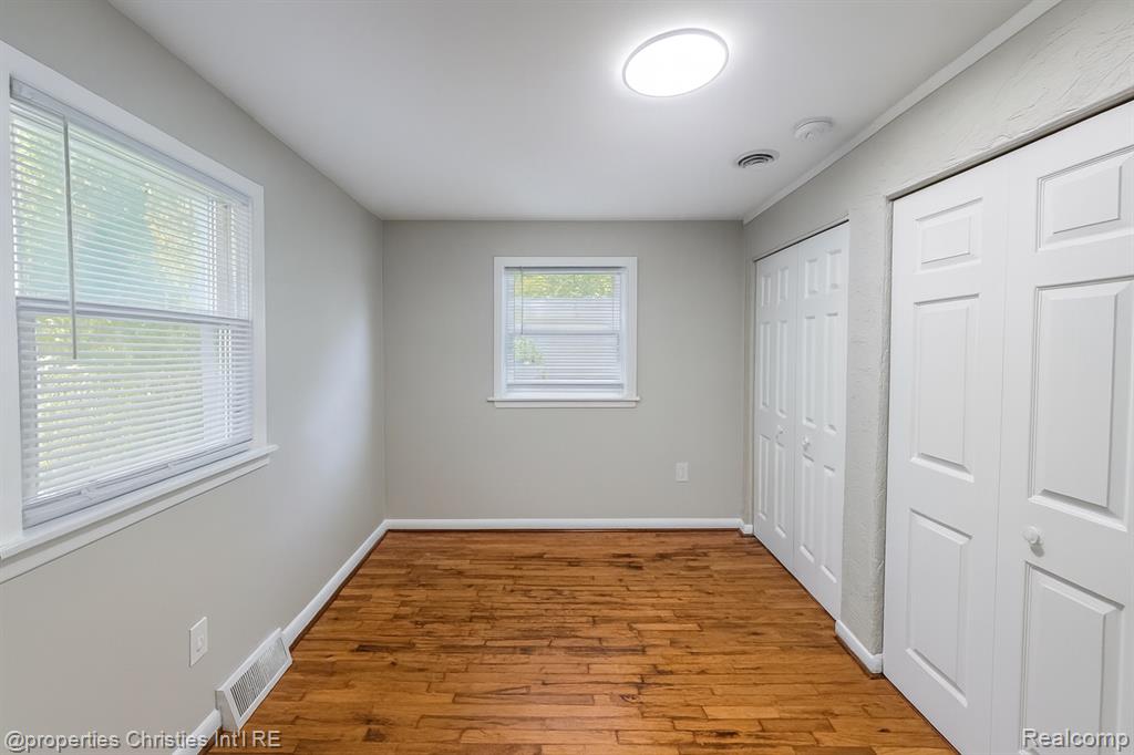 200 W Chicago Avenue