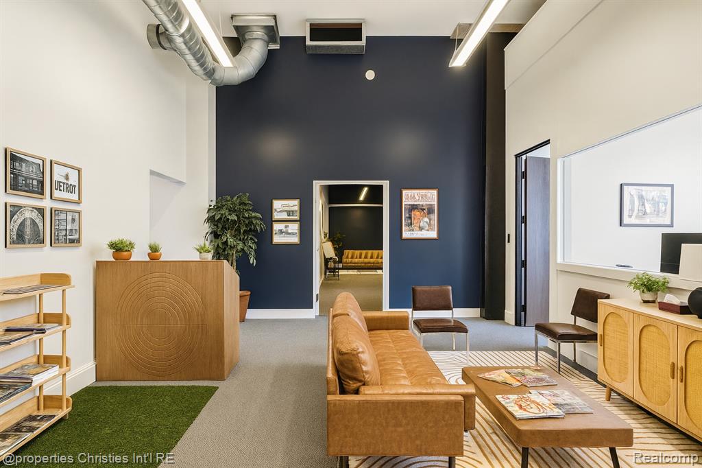 35 Huron