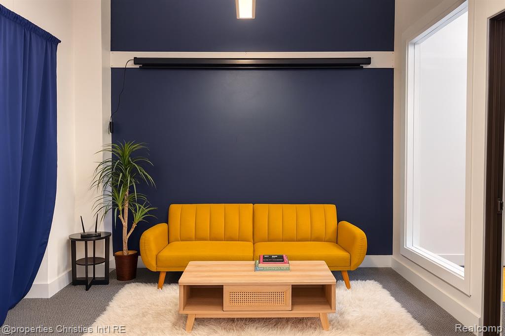 35 Huron