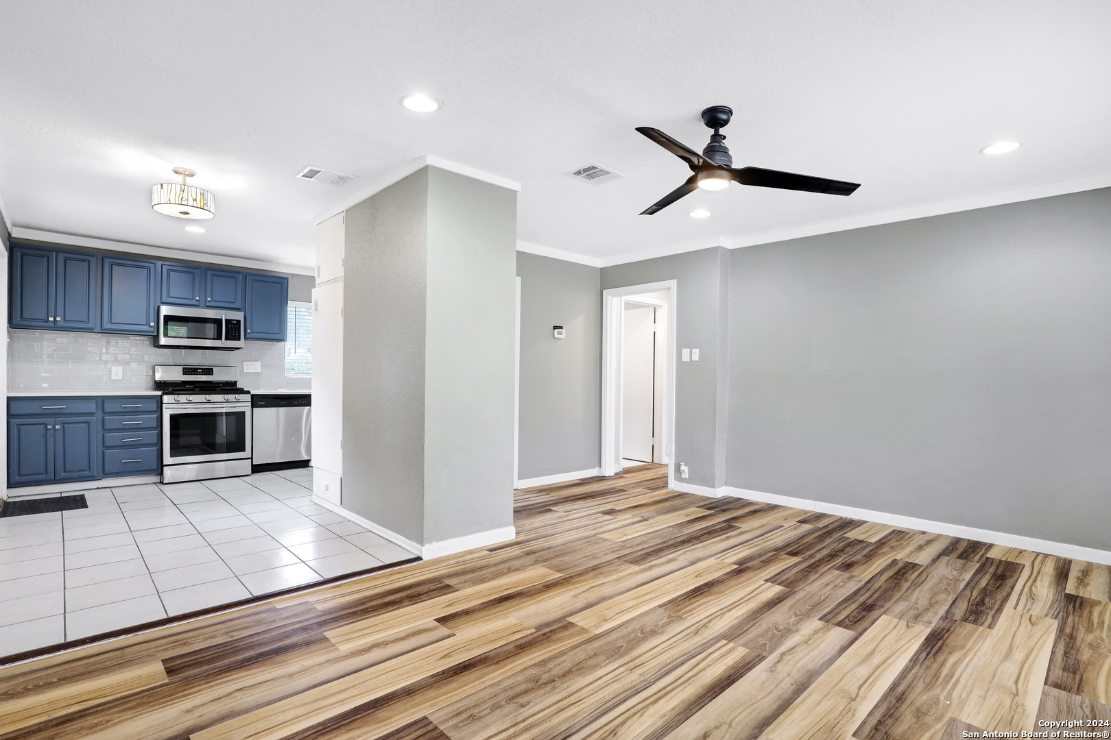 235 SARATOGA DR