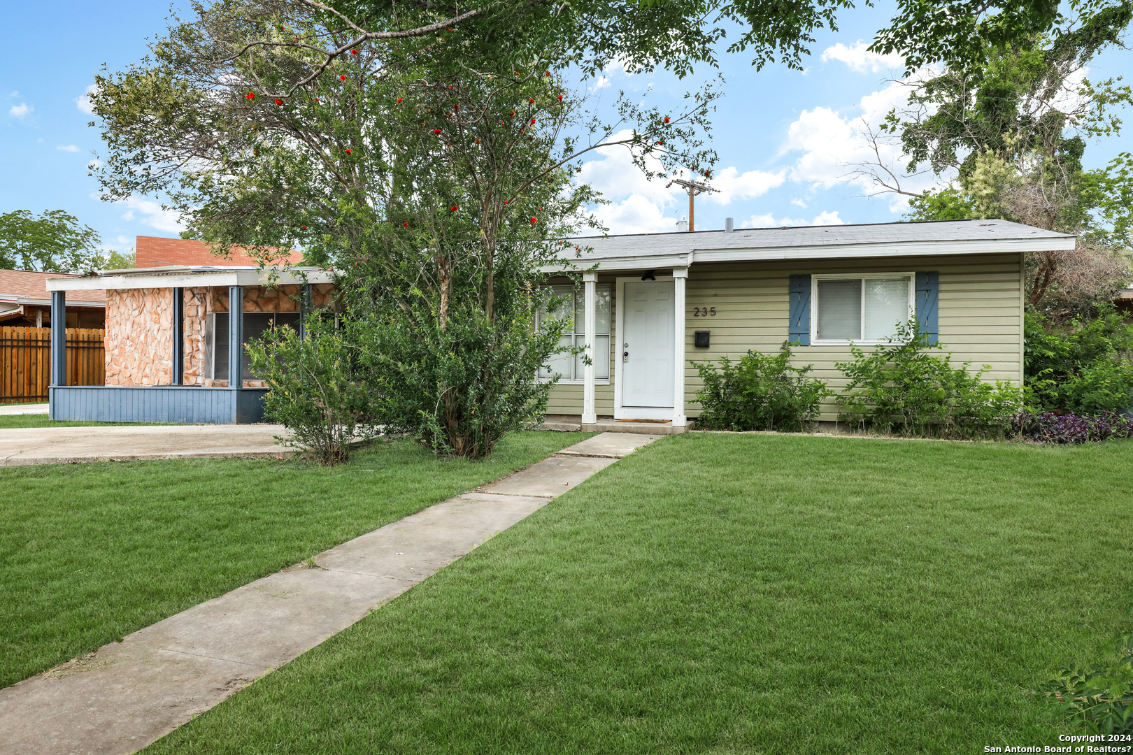 235 SARATOGA DR