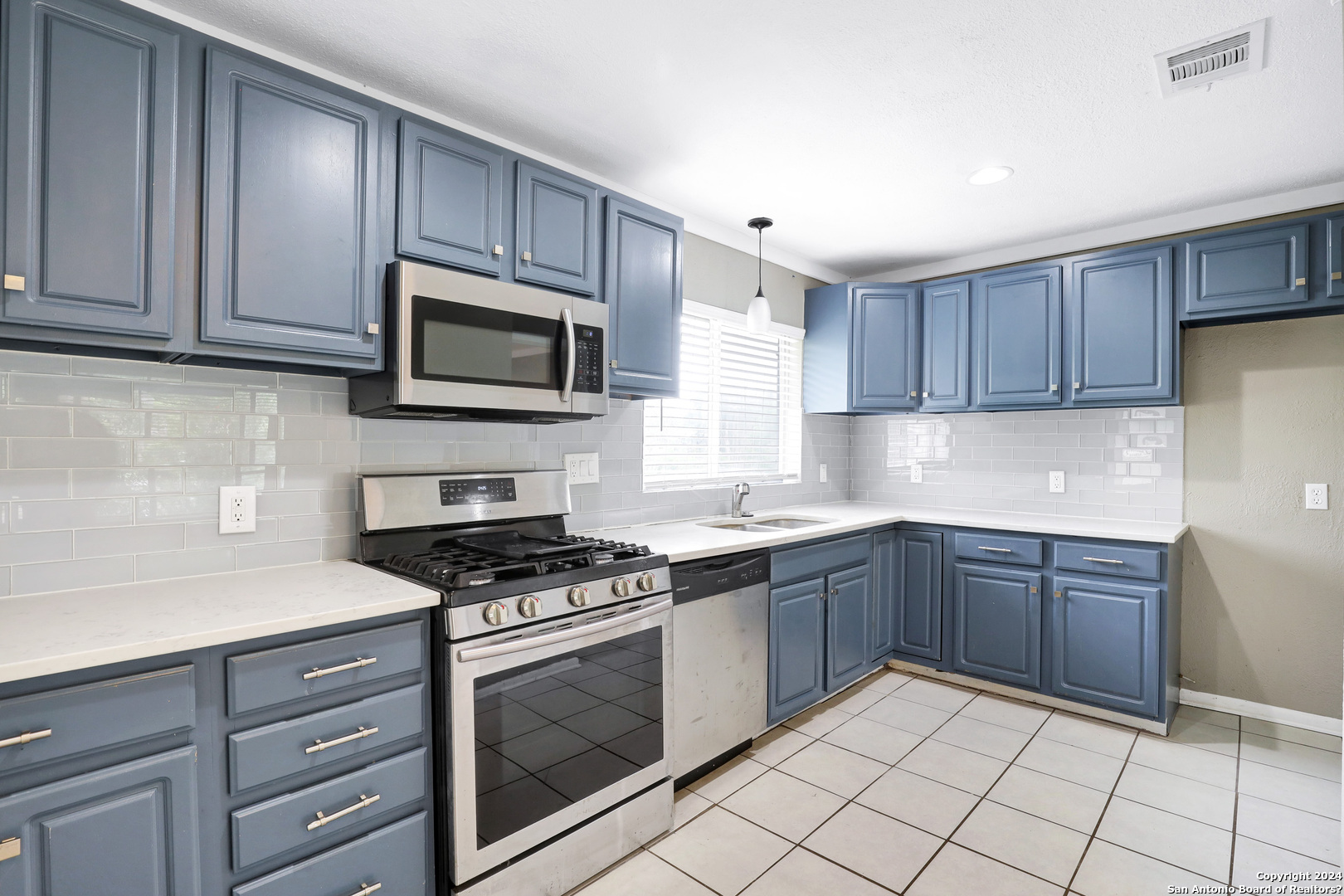 235 SARATOGA DR