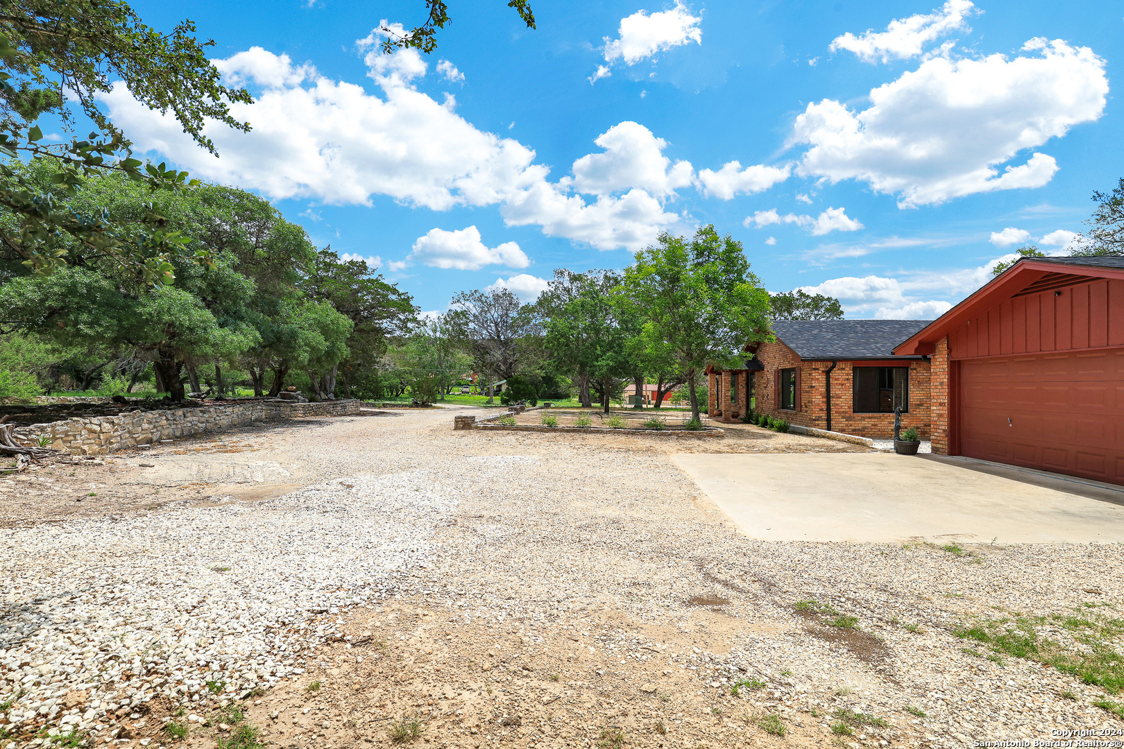 125 CLAYTON RD