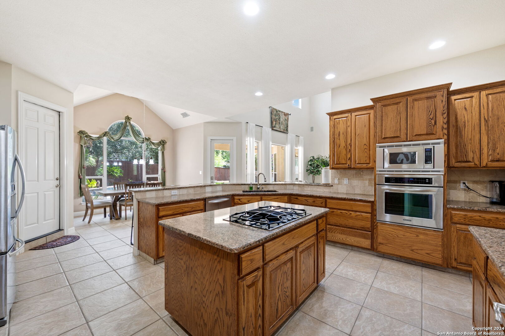 1007 WHITNEYS CT