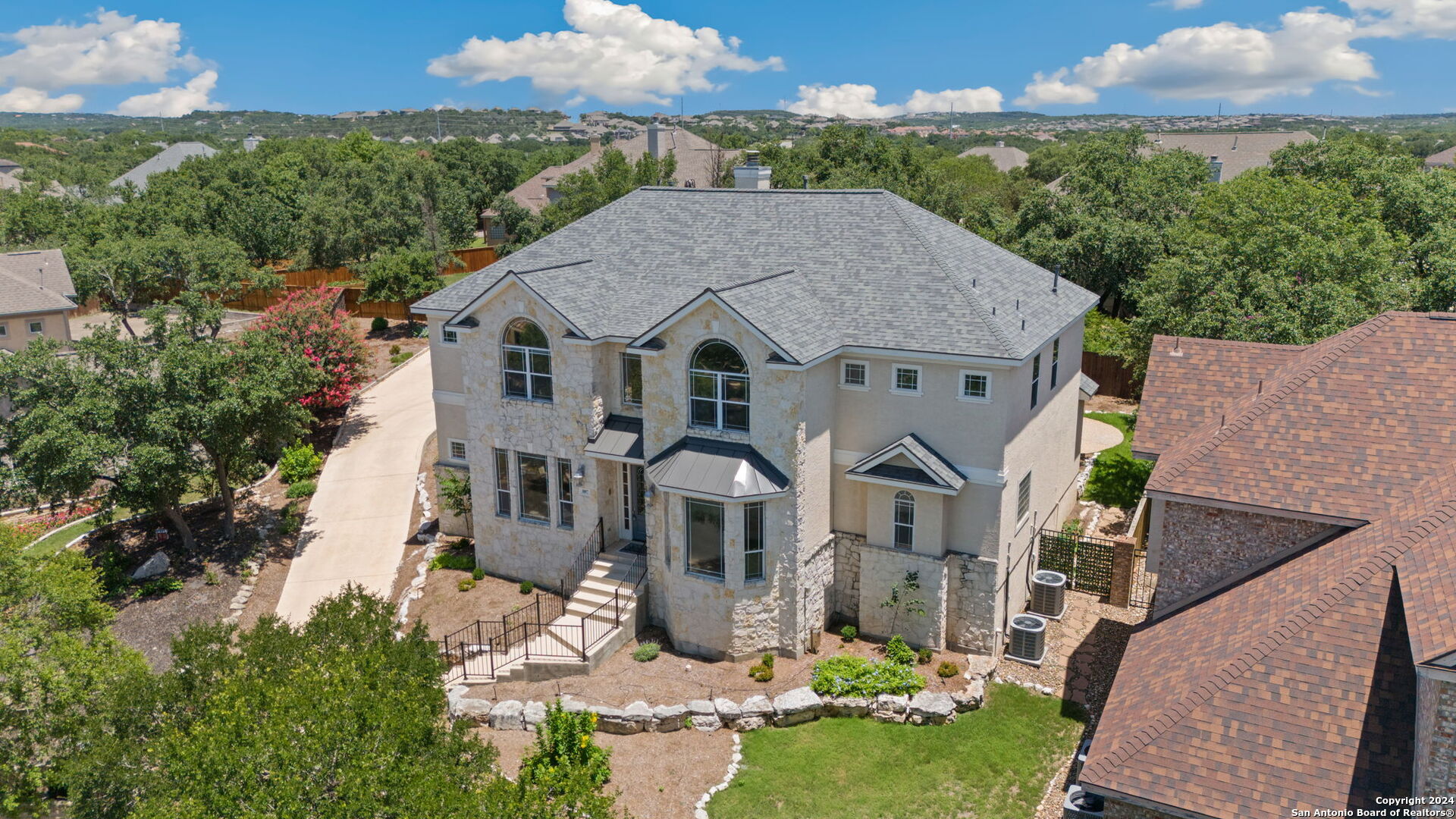 1007 WHITNEYS CT