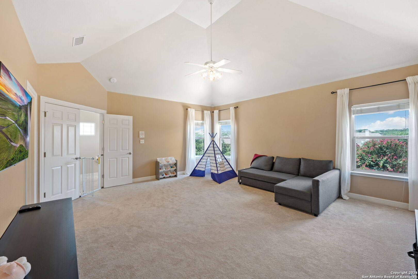 1007 WHITNEYS CT