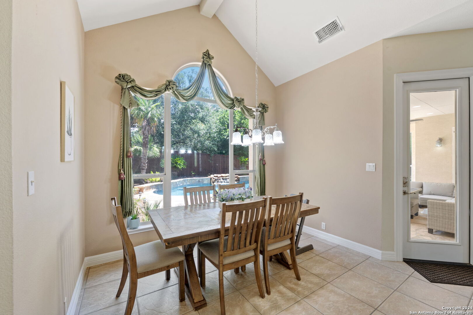 1007 WHITNEYS CT