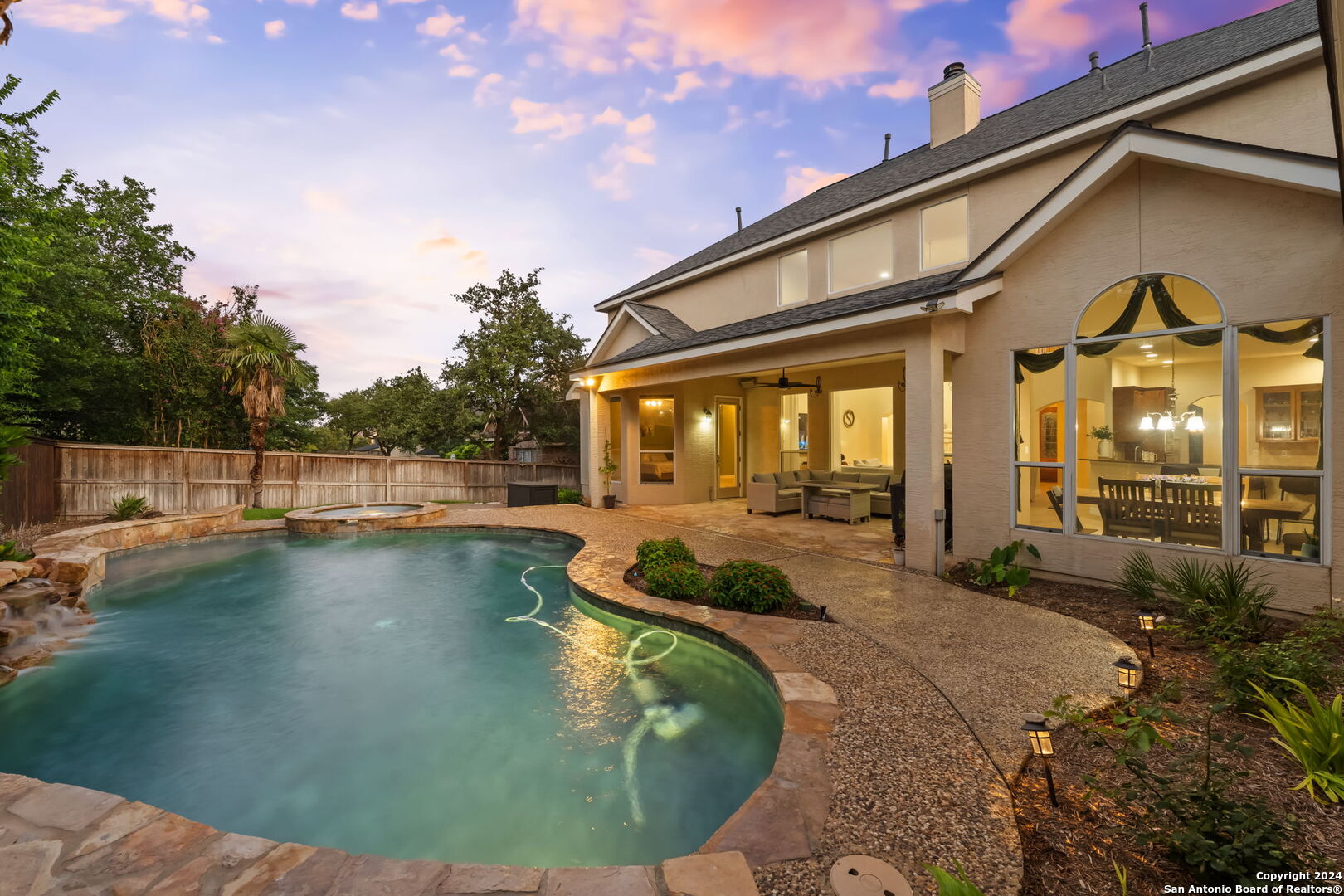 1007 WHITNEYS CT