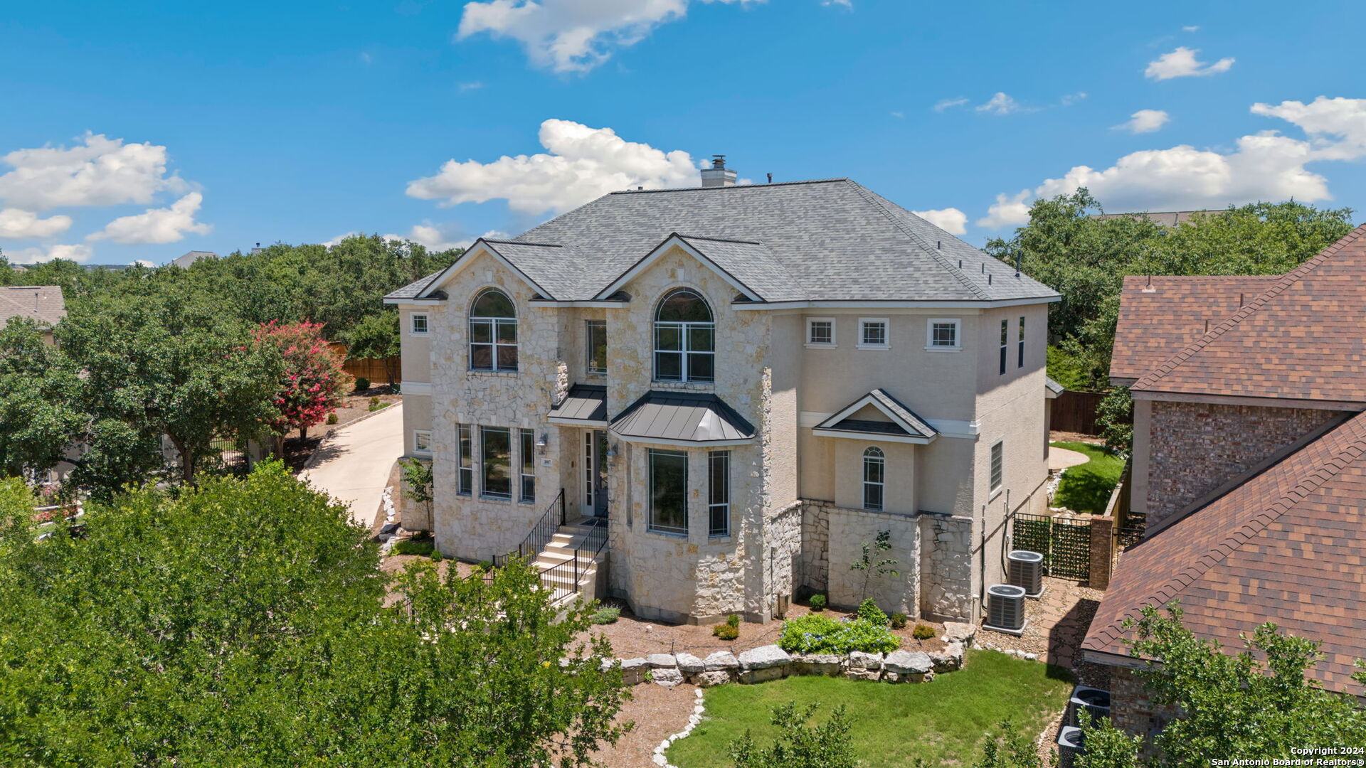 1007 WHITNEYS CT