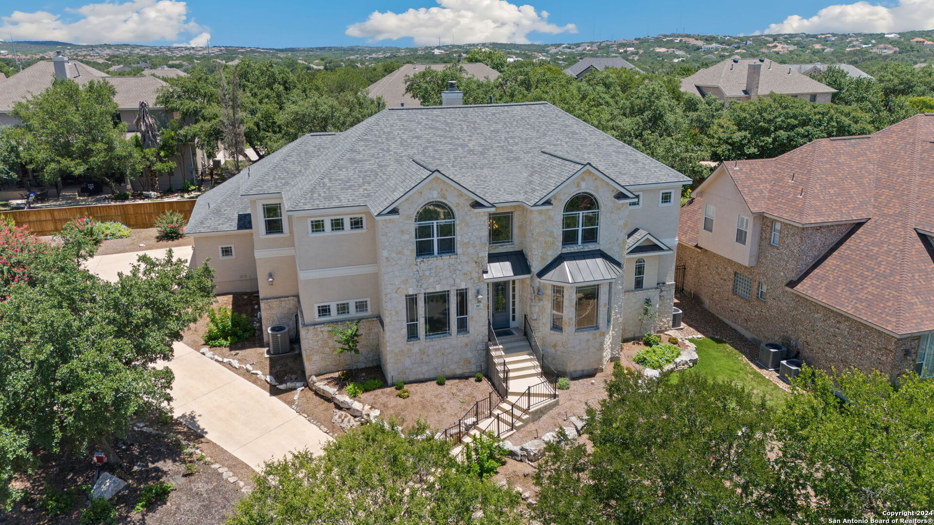 1007 WHITNEYS CT