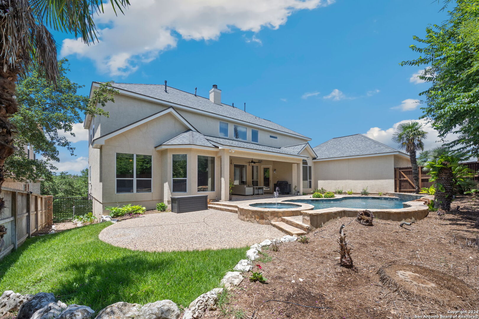 1007 WHITNEYS CT