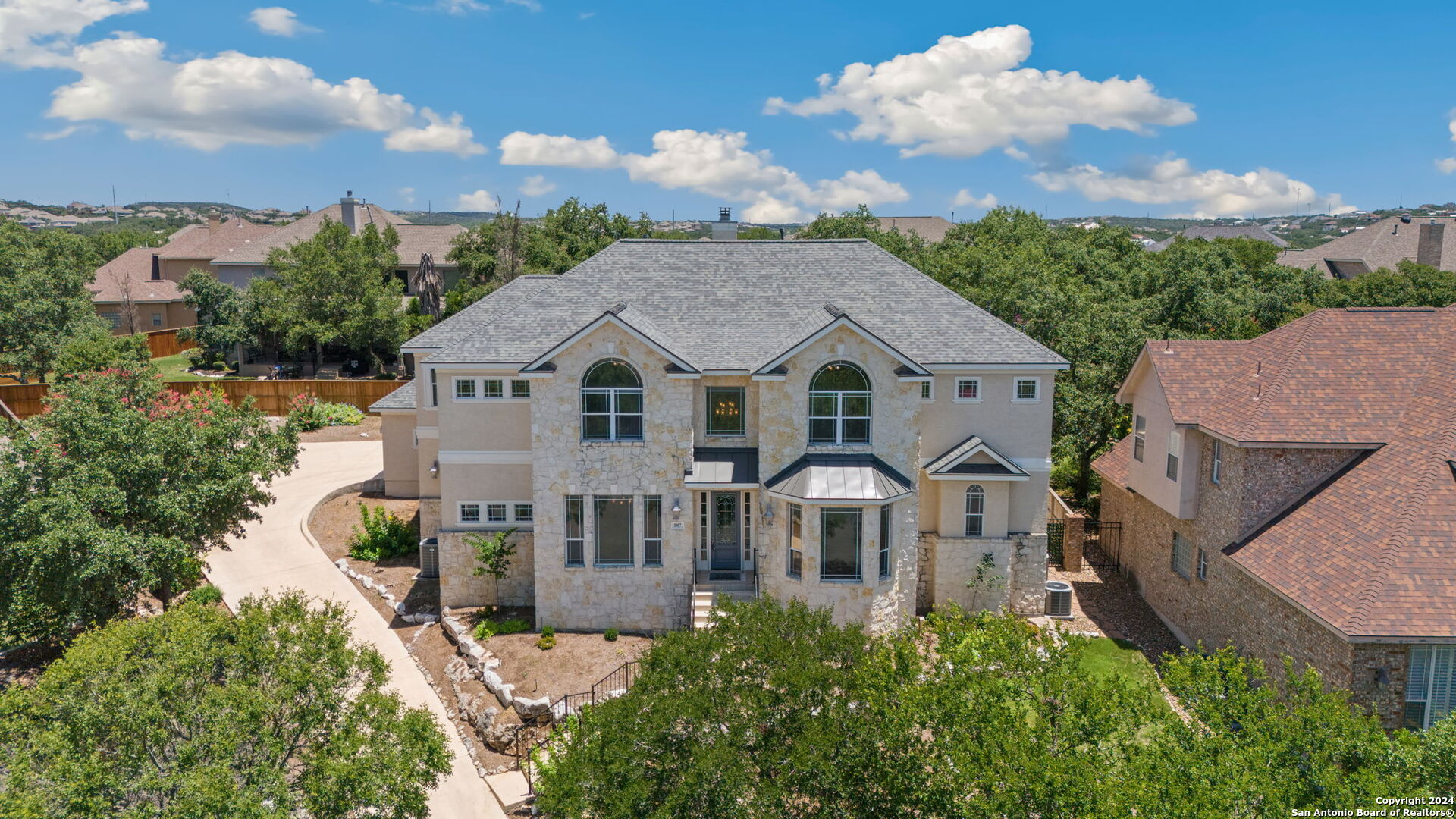 1007 WHITNEYS CT