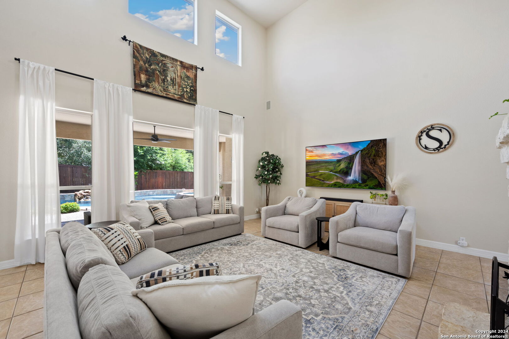 1007 WHITNEYS CT