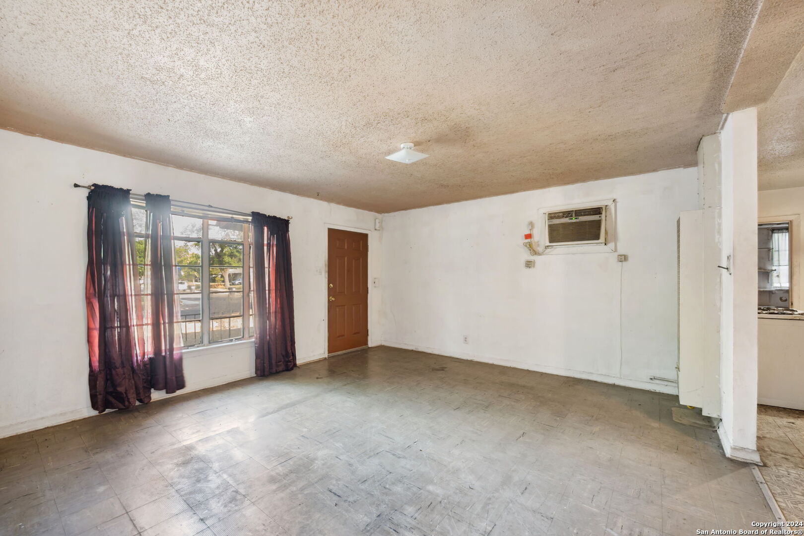 122 EASTWOOD DR