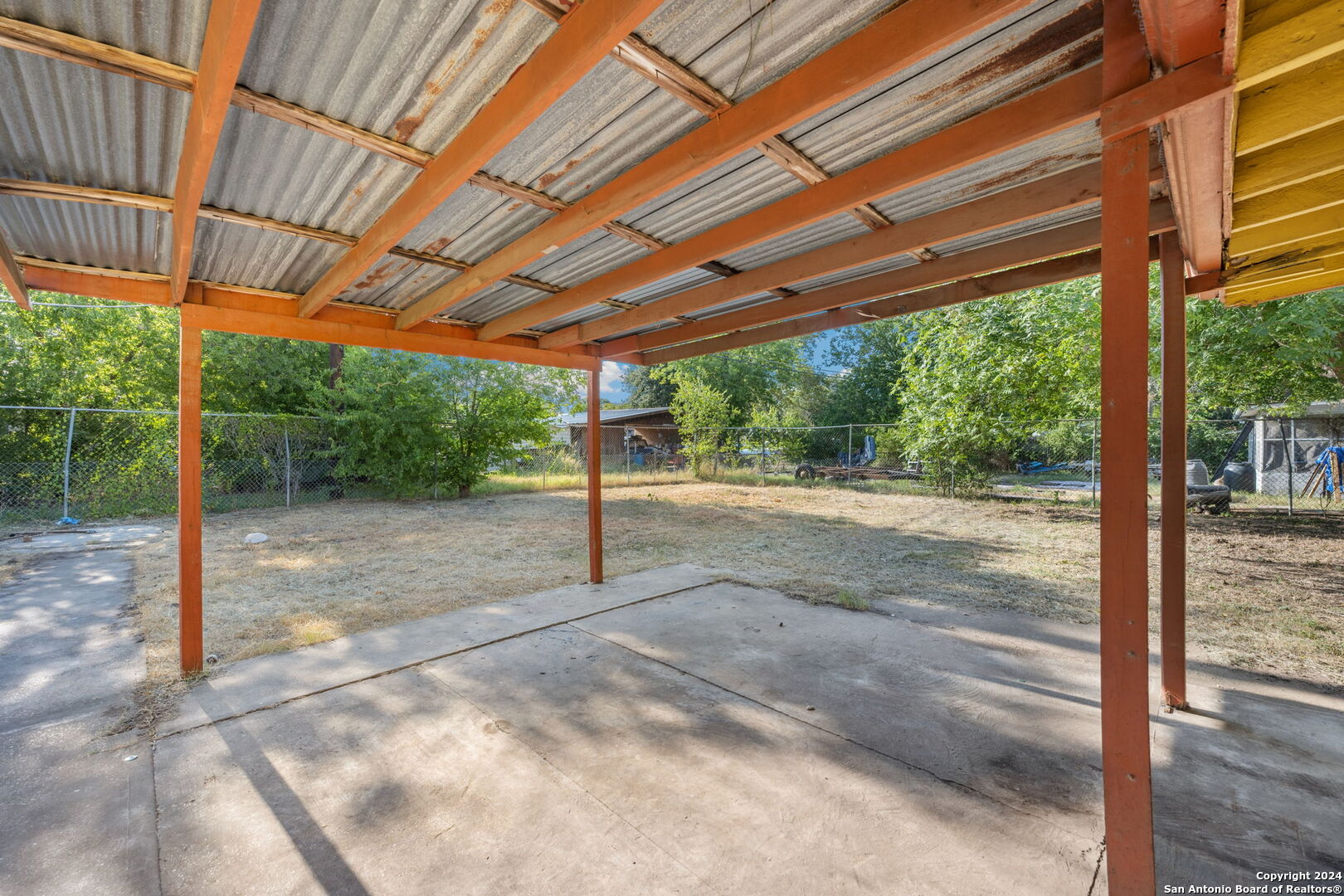 122 EASTWOOD DR