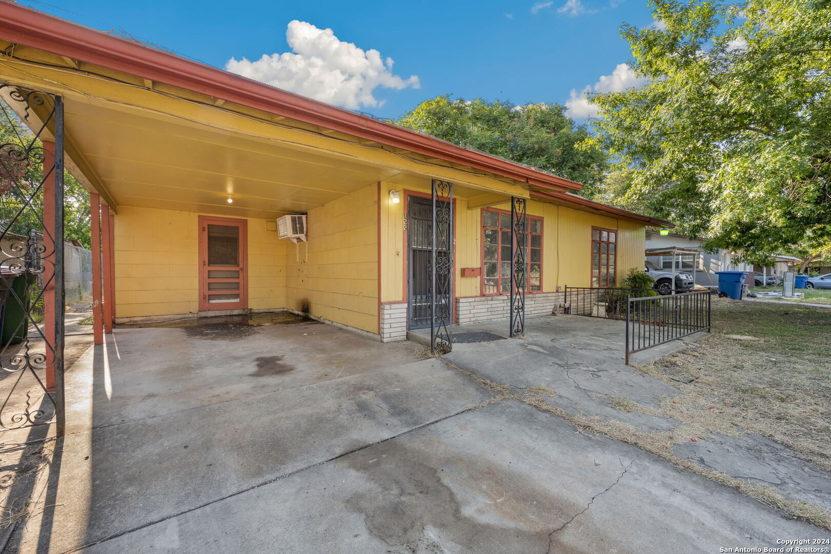122 EASTWOOD DR