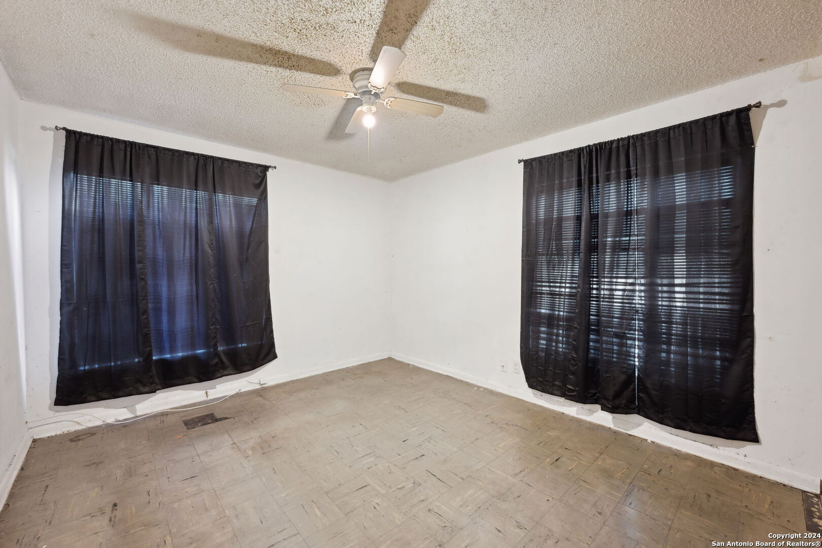 122 EASTWOOD DR