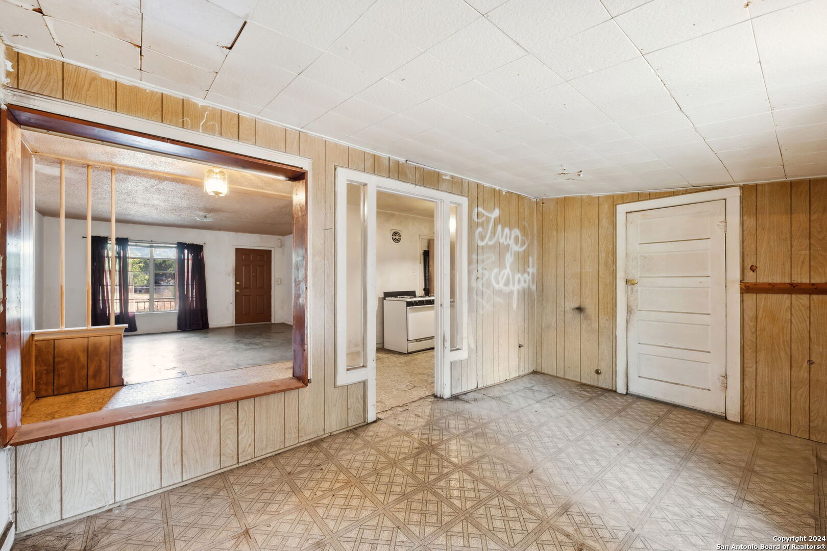 122 EASTWOOD DR