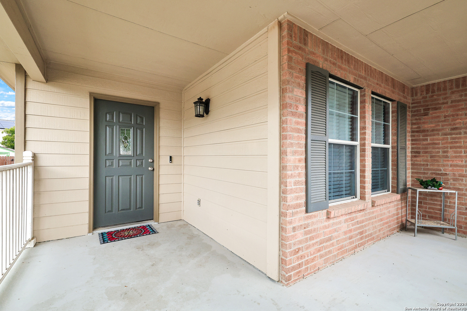 208 Willow Crest