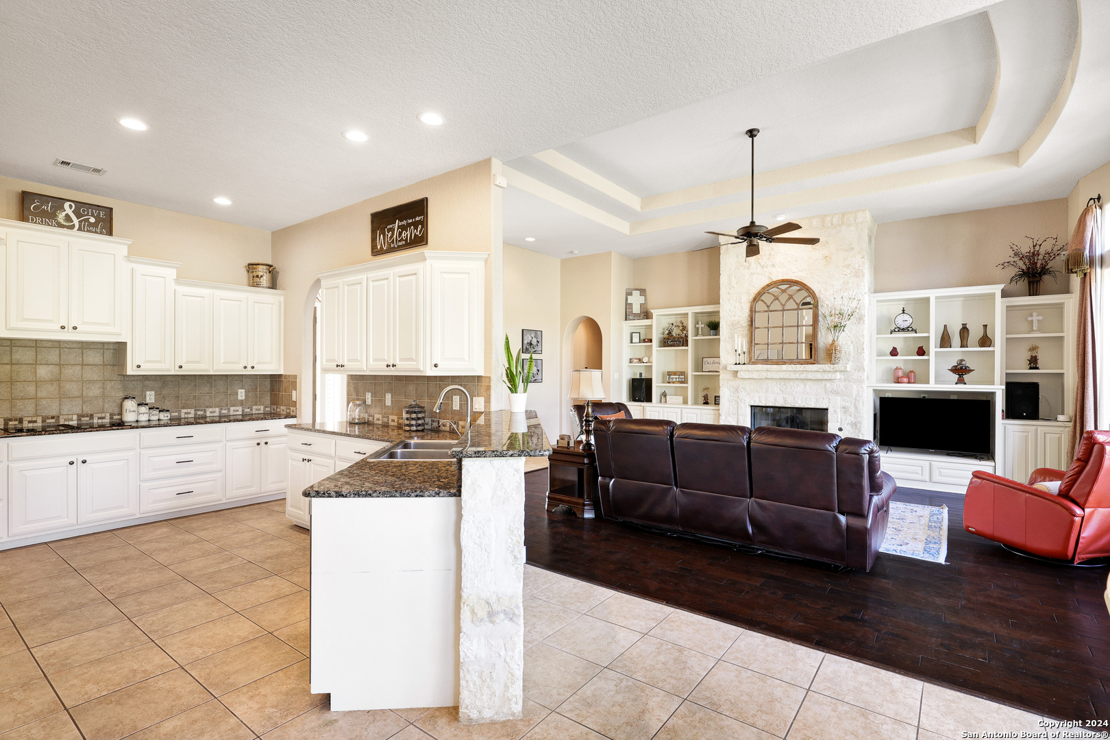 4261 FOSSIL LN