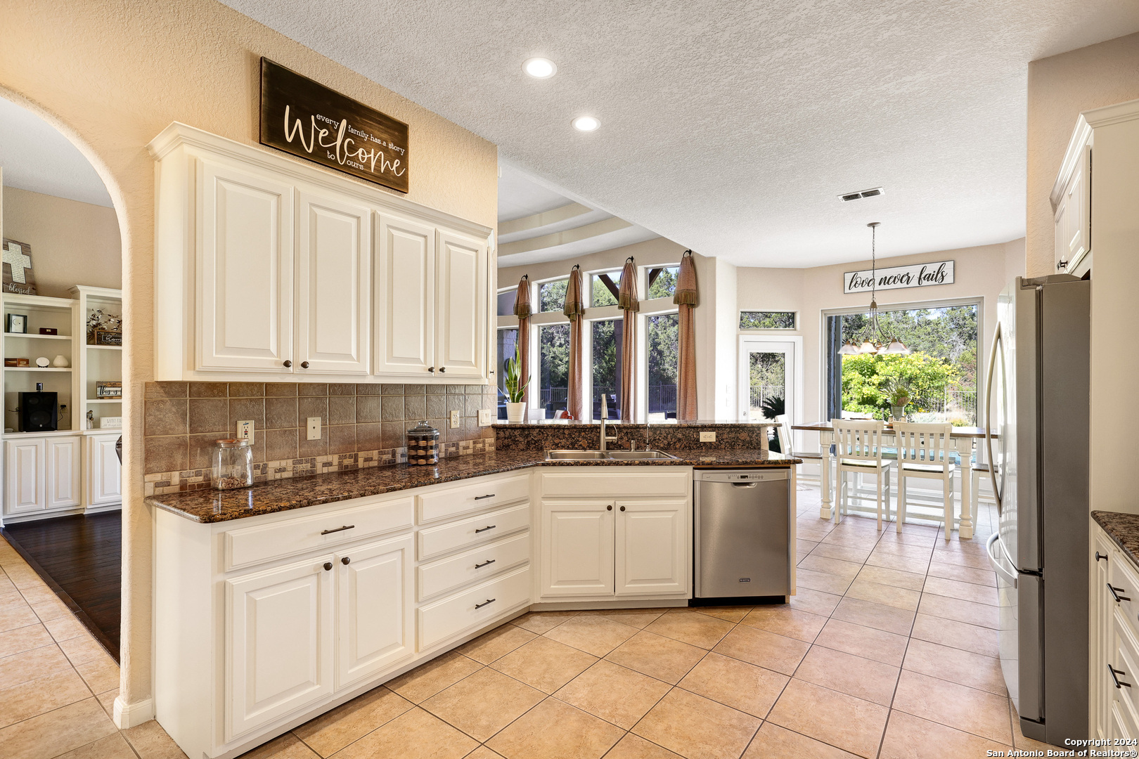 4261 FOSSIL LN