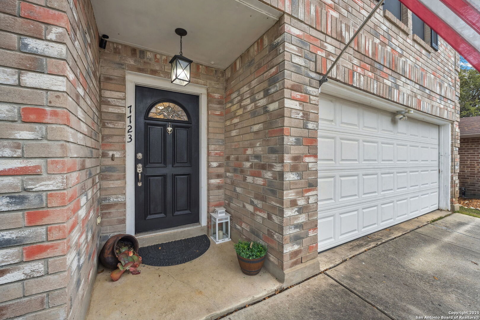 7723 CASCADE OAK DR