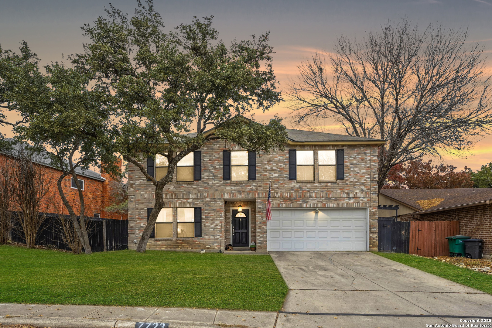 7723 CASCADE OAK DR