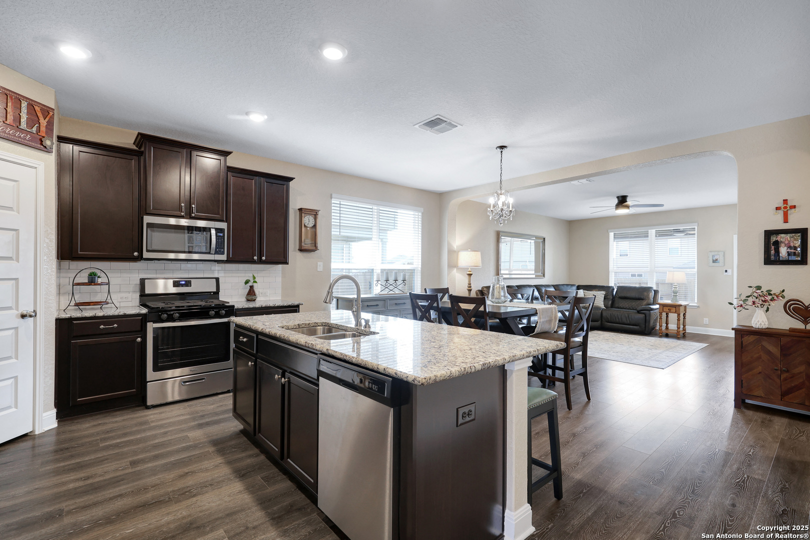 9555 BICKNELL SEDGE
