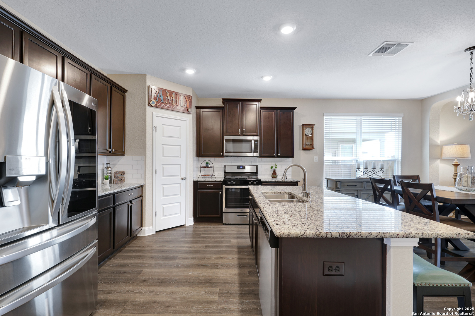 9555 BICKNELL SEDGE