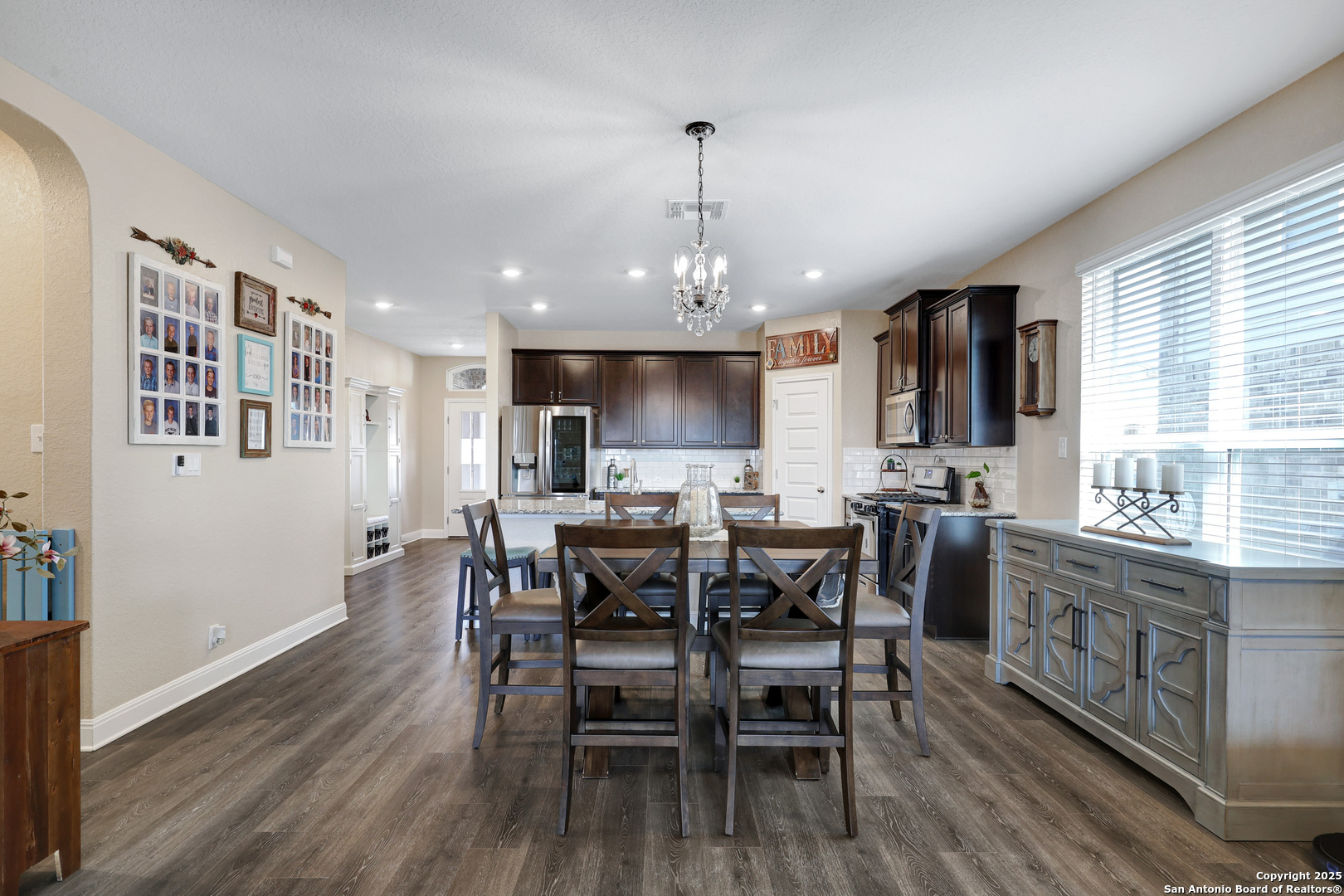 9555 BICKNELL SEDGE