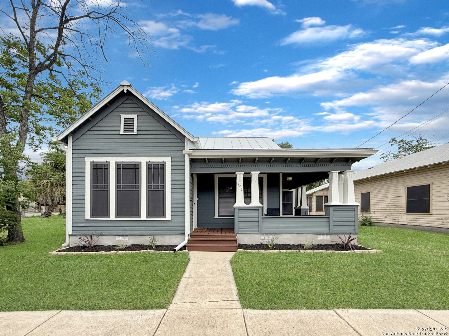747 WAVERLY AVE