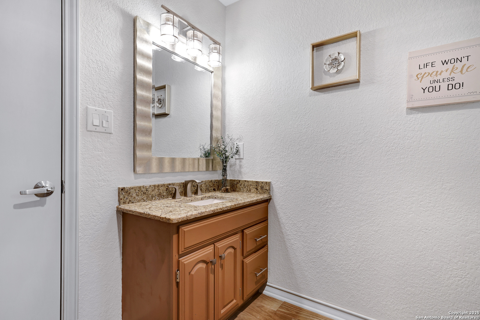 8318 Wickersham