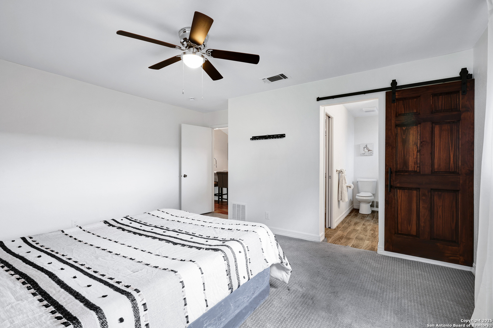 2116 Turkey Ledge