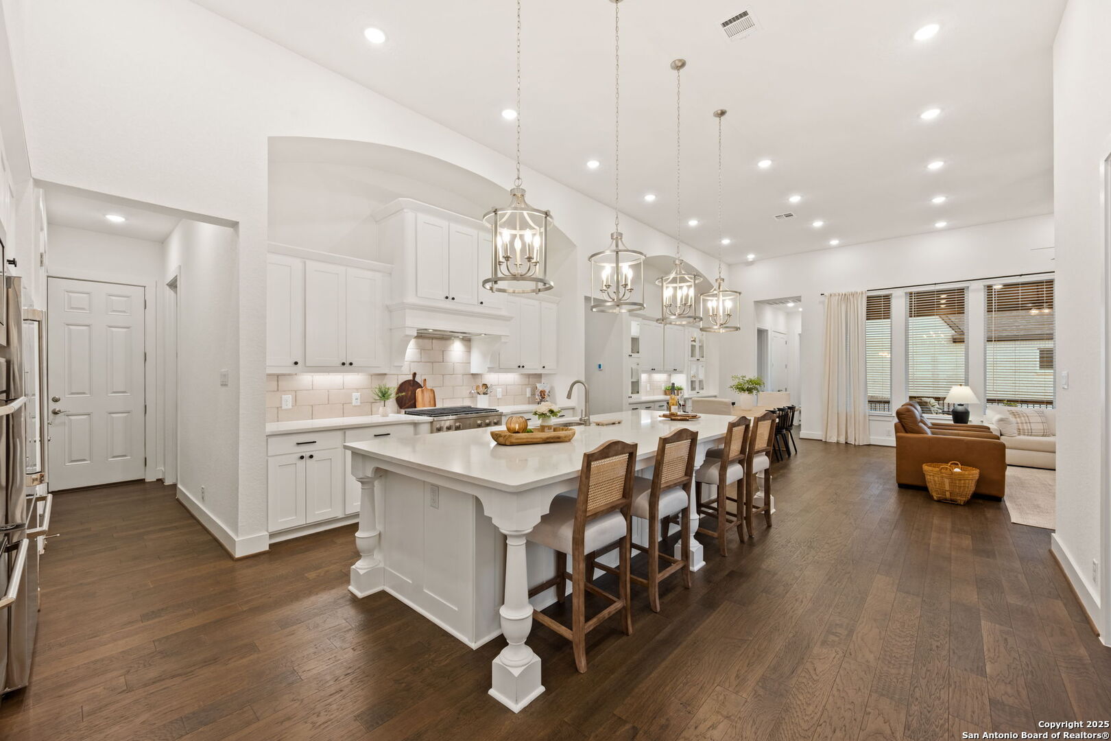 8615 Shady Gate