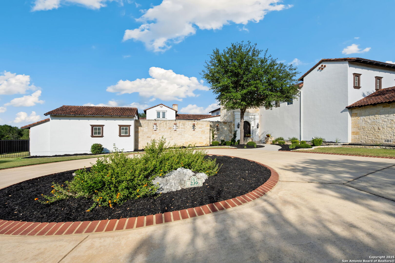 239 Lismore