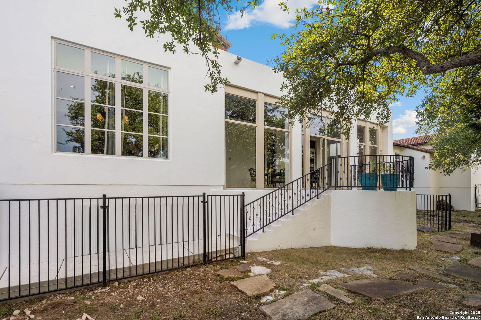 239 Lismore