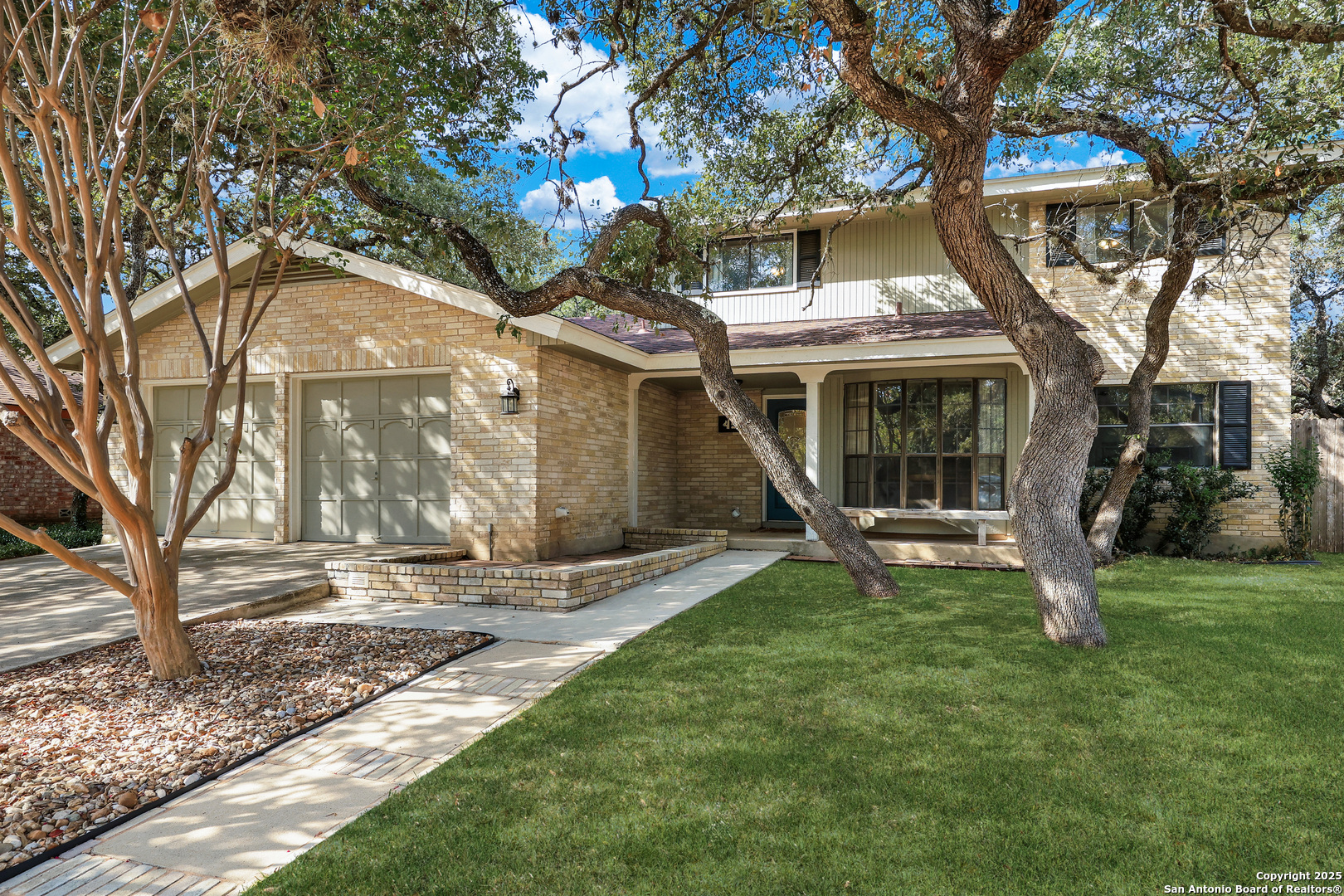 4511 Black Walnut Woods