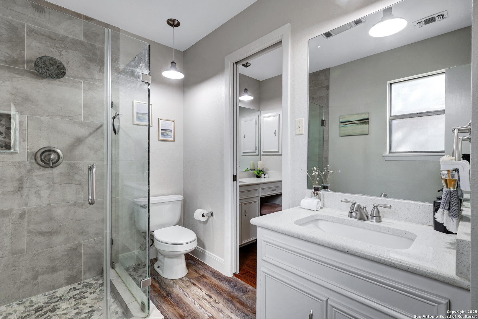4511 Black Walnut Woods