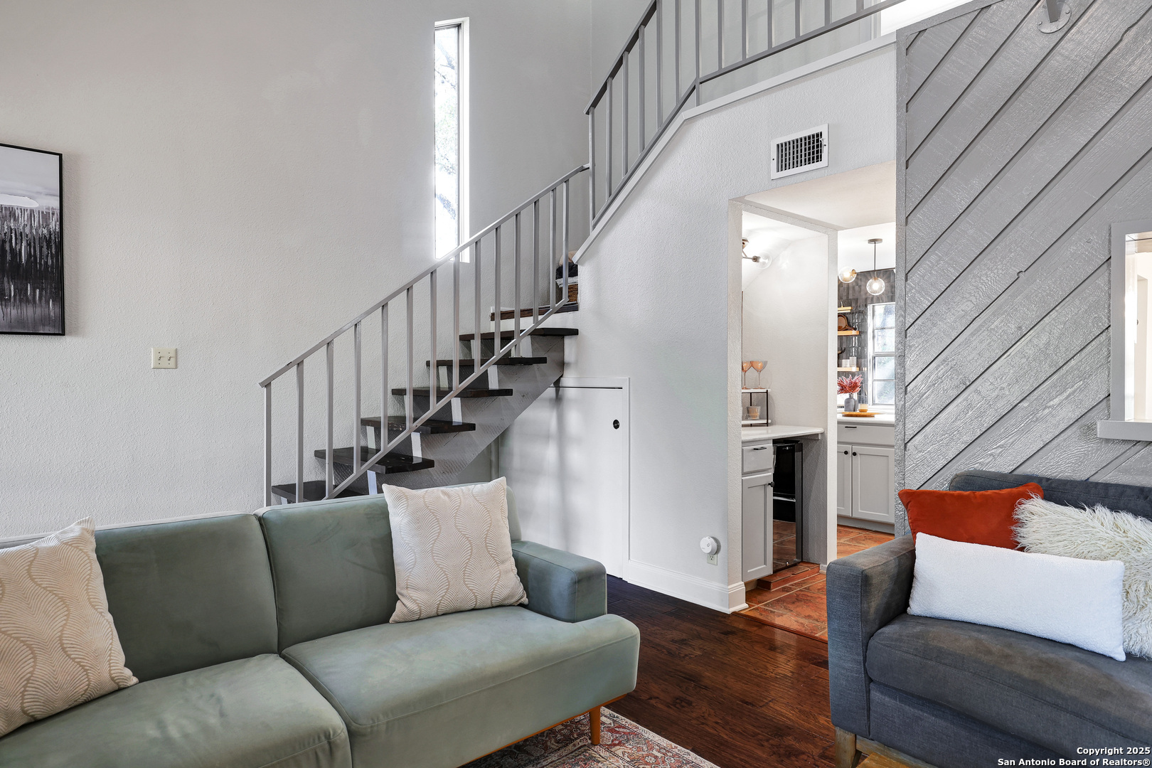 4511 Black Walnut Woods